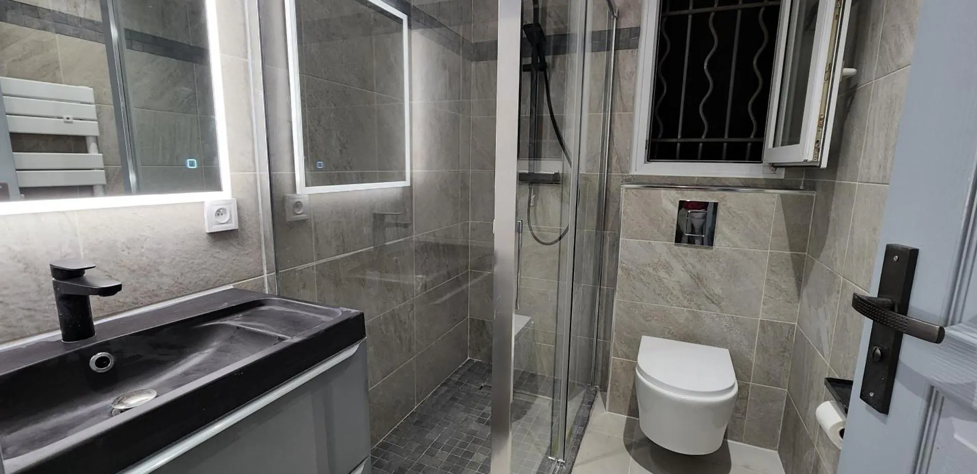 Chambres Privees Dans Villa Des Lauriers Сен-Рафаэль Проживание в семье
